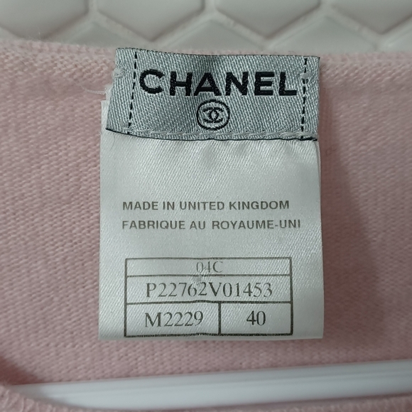 Auth! Chanel Cashmere sweater top Cruise 2004 Collection - Picture 6 of 9